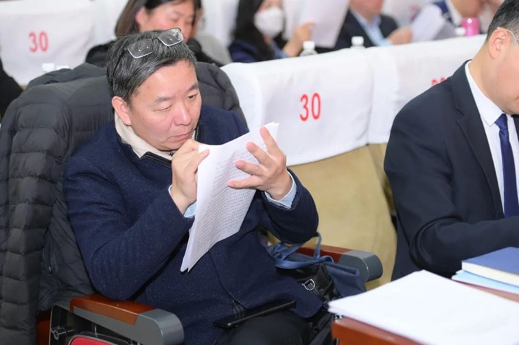 区政协七届四次会议开幕