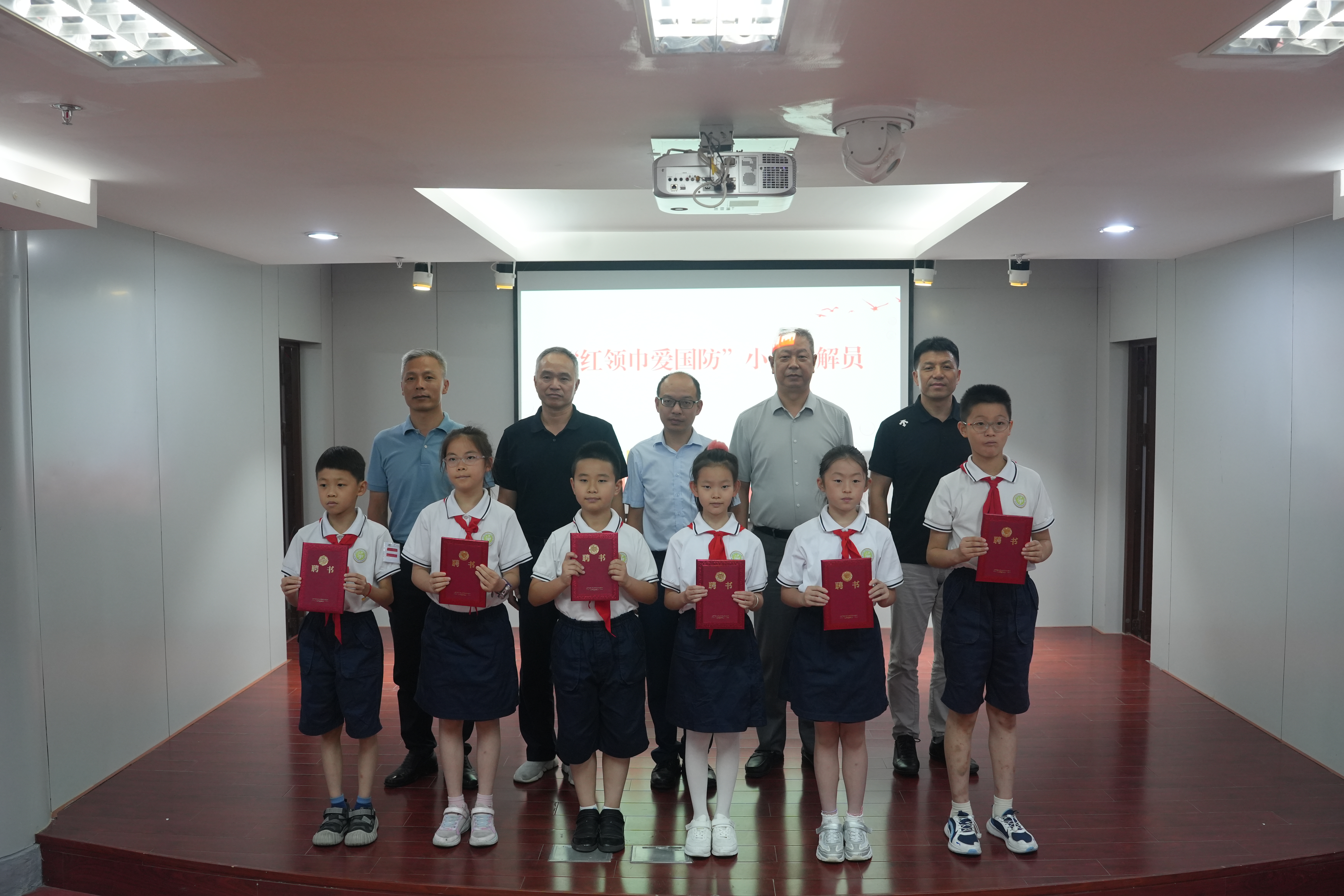 4小小讲解员.jpg