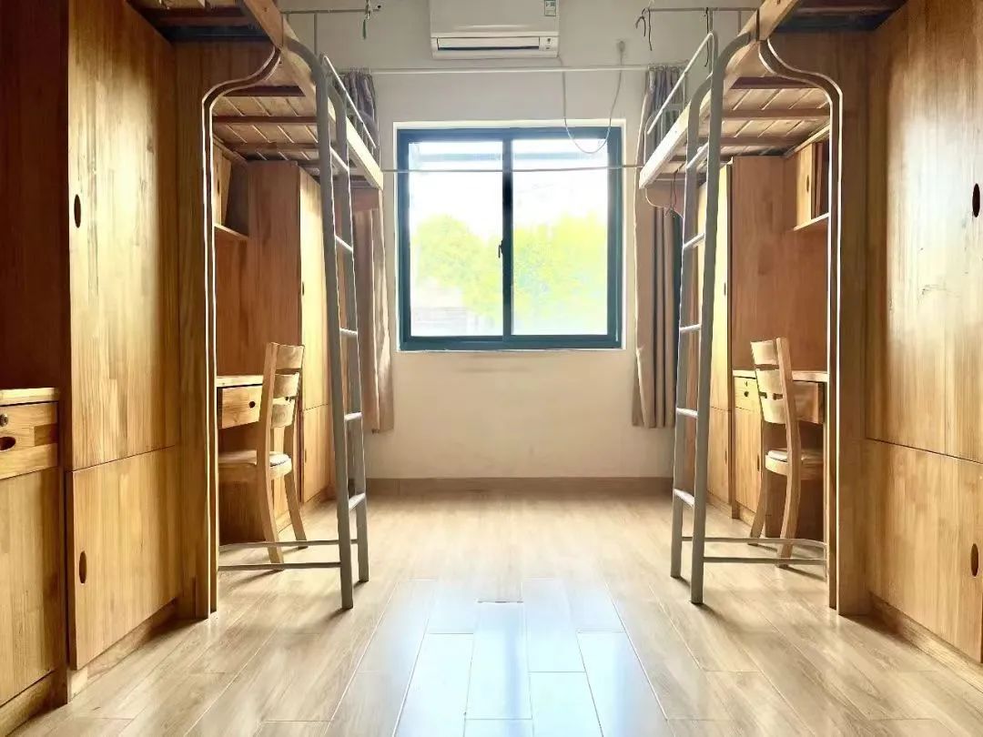 0704_102324_871.jpg 0704_102324_871.jpg