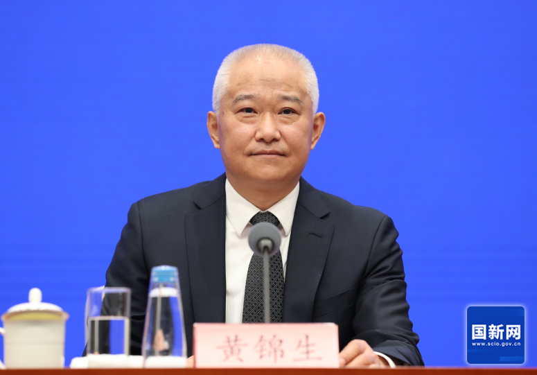 黄锦生(徐想 摄).png 黄锦生(徐想 摄).png