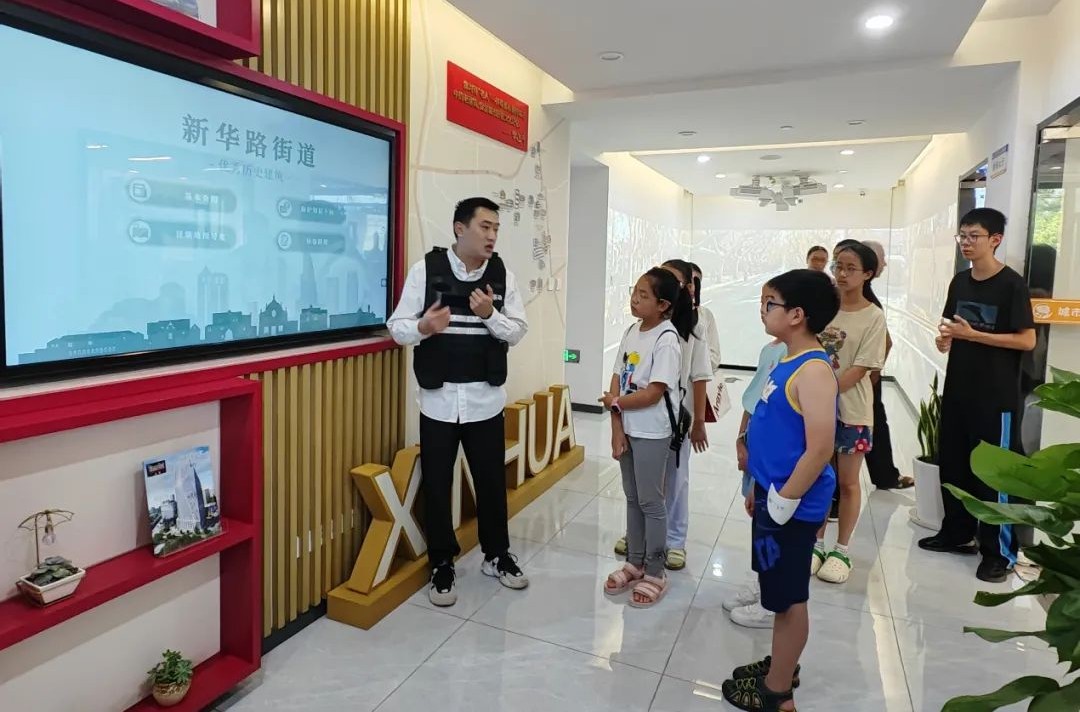 今天政府开放月活动,长宁开放了这个指挥大厅→2.jpg 今天政府开放月活动,长宁开放了这个指挥大厅→2.jpg