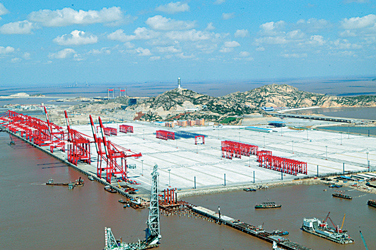 市政府新闻发布会：本市去年重大工程完成投资607亿元