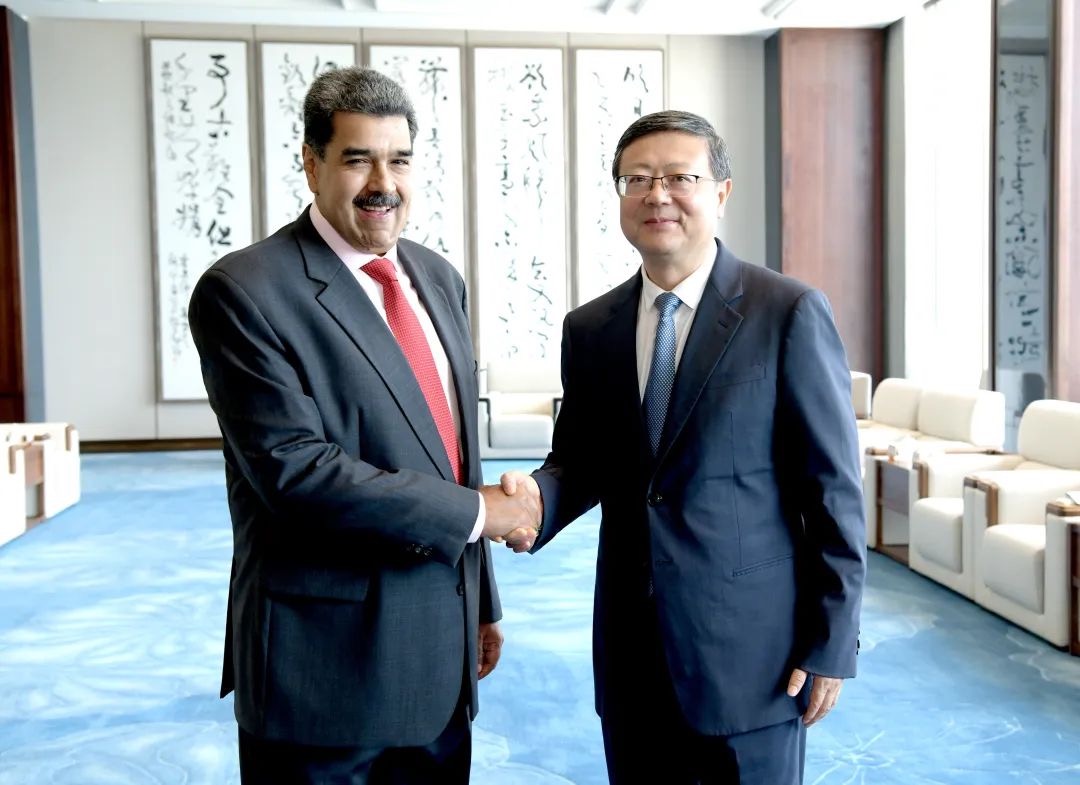 陈吉宁会见委内瑞拉总统马杜罗.jpg