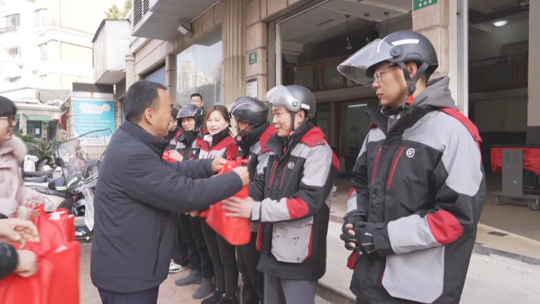 虹口区领导深入社区开展 “面对面”联系服务群众活动 .png 虹口区领导深入社区开展 “面对面”联系服务群众活动 .png