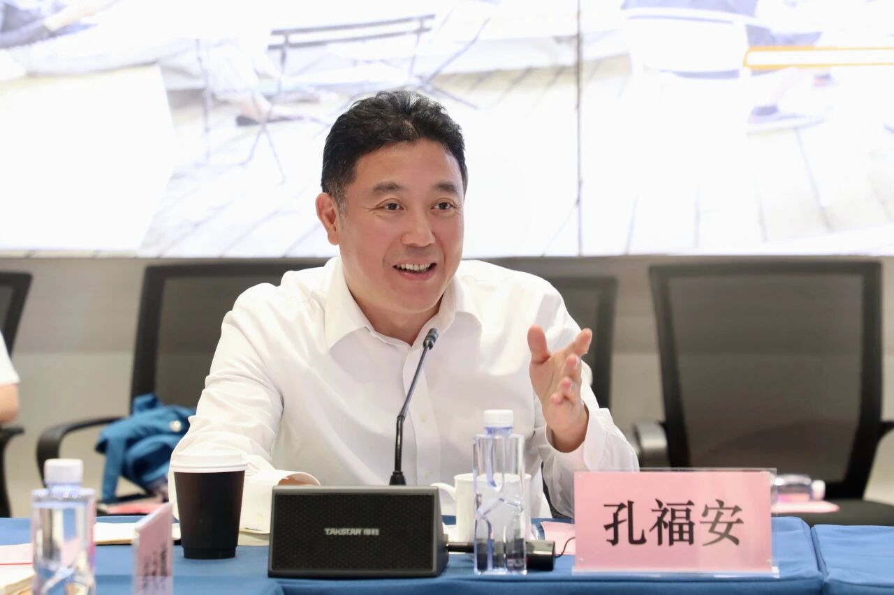上海市青年科技人才座谈会在长宁区举办3.jpg