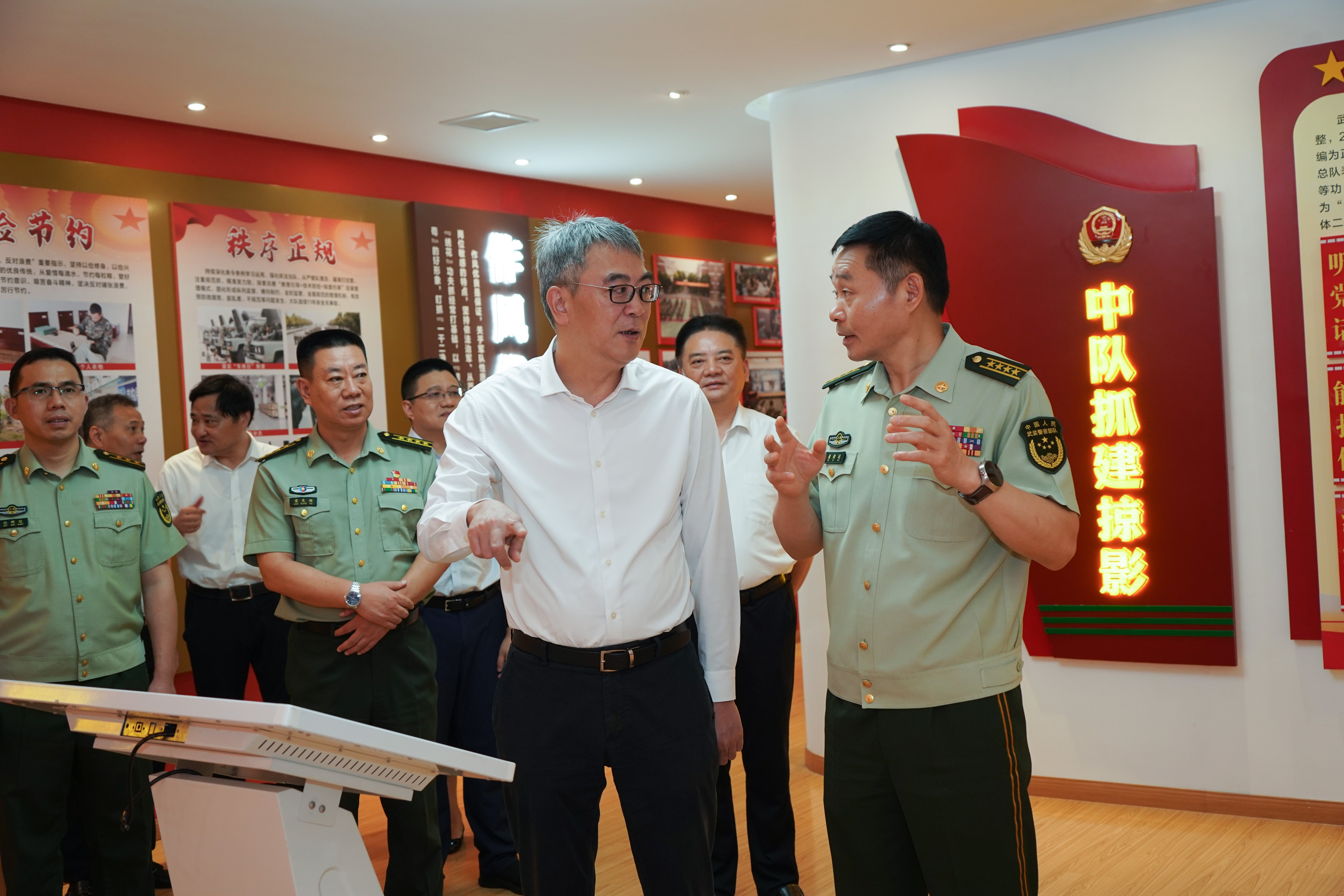 0802_102725_674.jpg 0802_102725_674.jpg