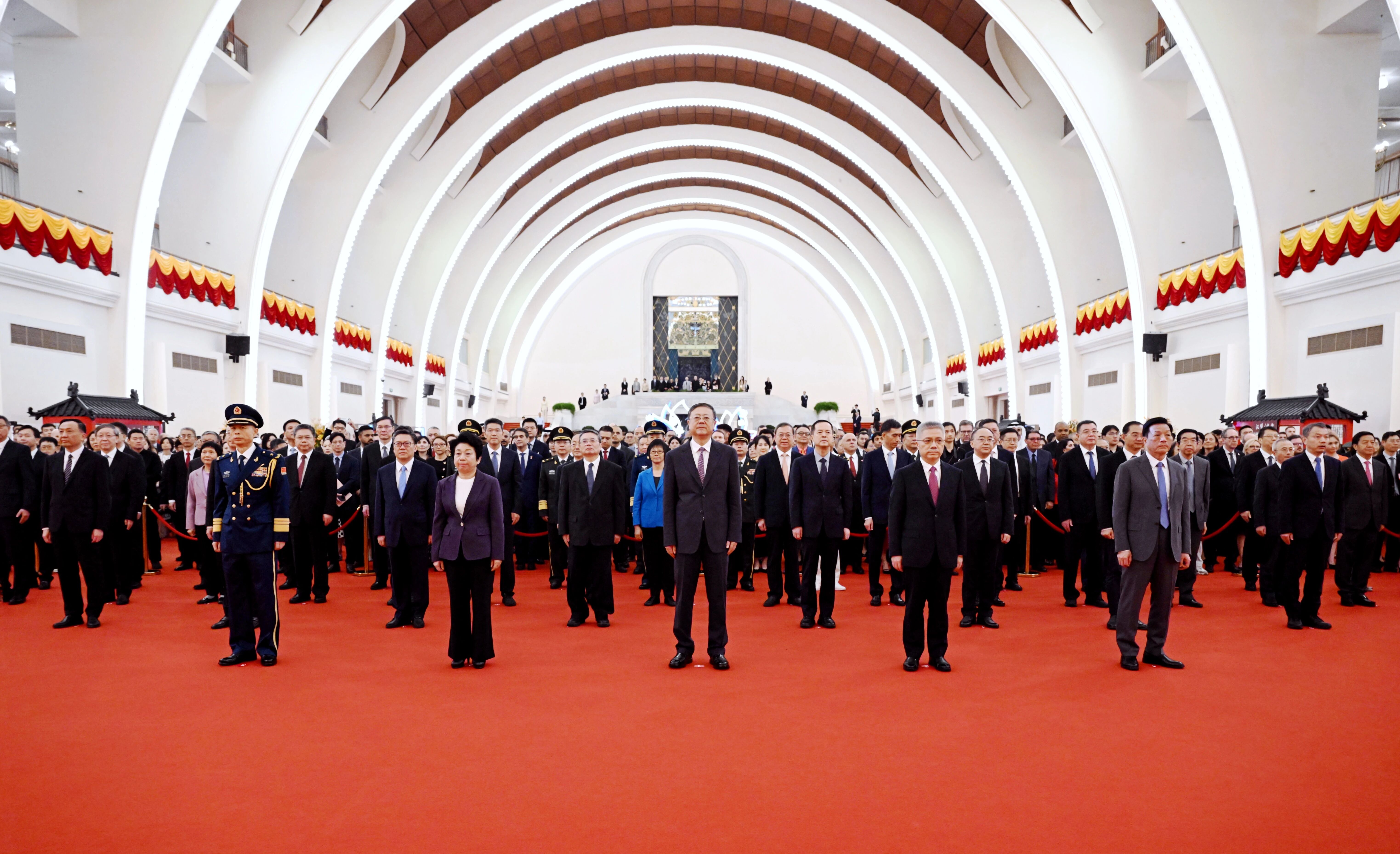 上海市政府举行国庆招待会 陈吉宁朱忠明与中外来宾共庆中华人民共和国成立77周年