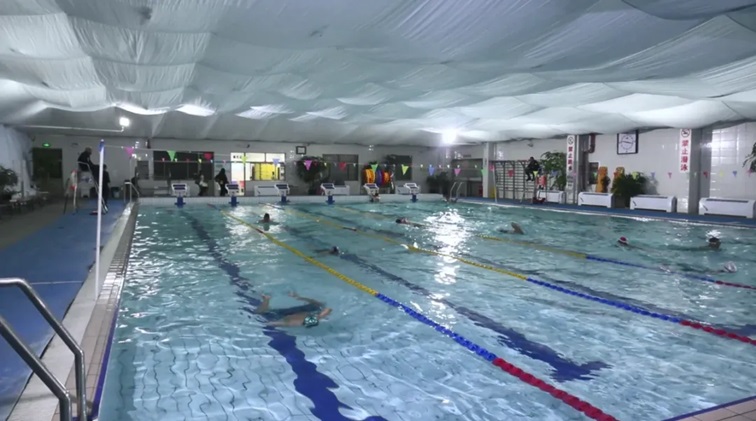冬日游泳不冻人！青浦又一批温水泳池名单来了，看看有你家附近的吗？