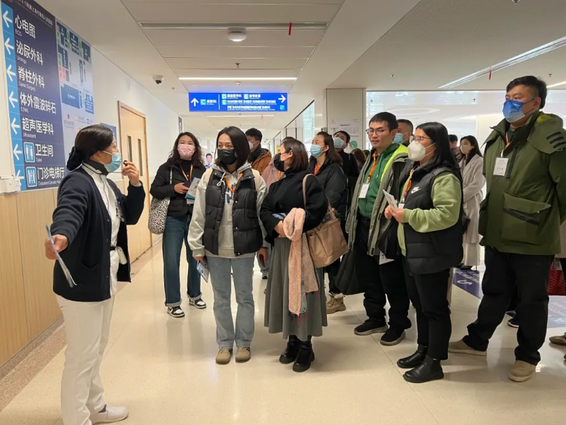 虹口区首批100名陪诊师完成培训.png 虹口区首批100名陪诊师完成培训.png