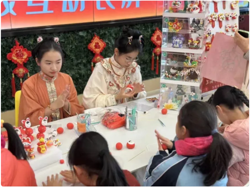 “我在文明实践中心过佳节”——“年味滨江”文明实践迎新市集.png “我在文明实践中心过佳节”——“年味滨江”文明实践迎新市集.png