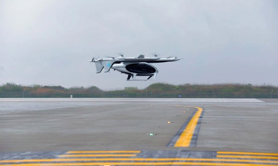 eVTOL完成浦东国际机场特许飞行。 资料图片 .jpeg eVTOL完成浦东国际机场特许飞行。 资料图片 .jpeg