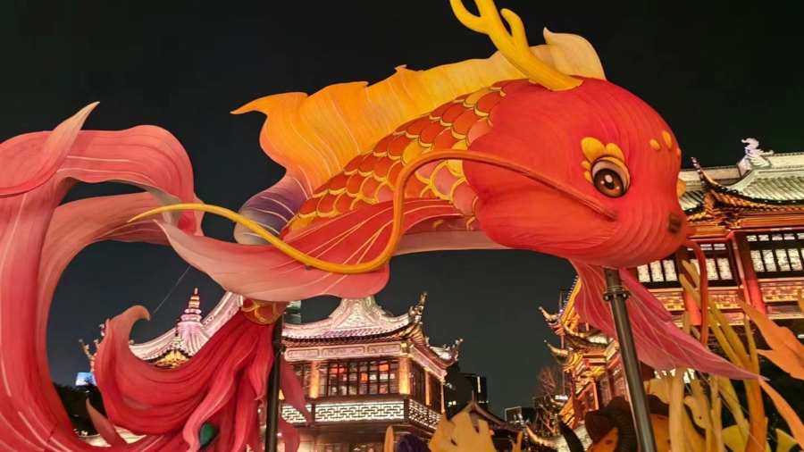 上海豫园灯会布景。 朱璇 摄 .jpeg 上海豫园灯会布景。 朱璇 摄 .jpeg