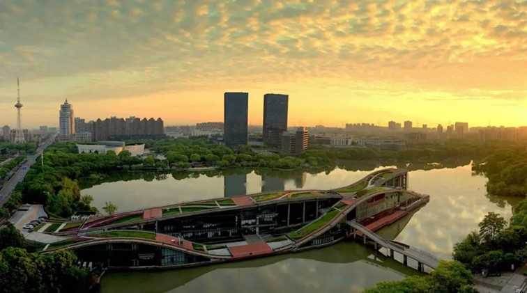 跟着半马游青浦,超燃!2024青浦新城半程马拉松赛即将开赛! 跟着半马游青浦,超燃!2024青浦新城半程马拉松赛即将开赛!