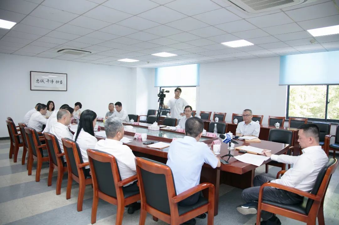 0725_150946_805.jpg 0725_150946_805.jpg