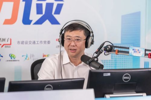 20240717092947001652.jpg 回应群众诉求,办好民生实事!李峻做客“夏令热线”2.jpg