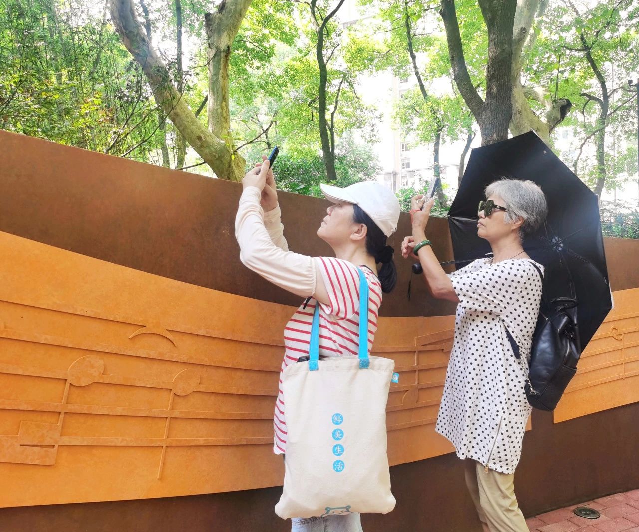 即将开放的长宁市民园艺中心迎来首批客人“探营”3.jpg 即将开放的长宁市民园艺中心迎来首批客人“探营”3.jpg