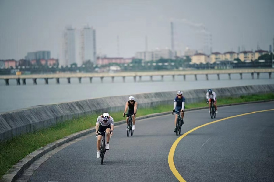 1021_095506_373.jpg 1021_095506_373.jpg