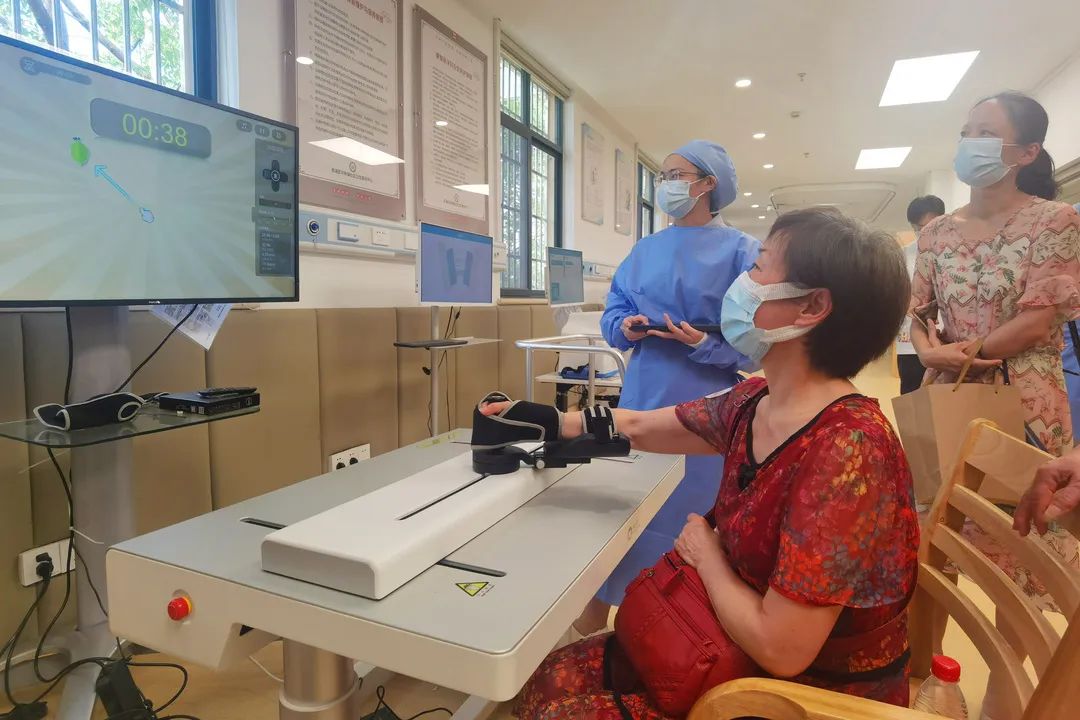 0823_140641_146.jpg 222.jpg