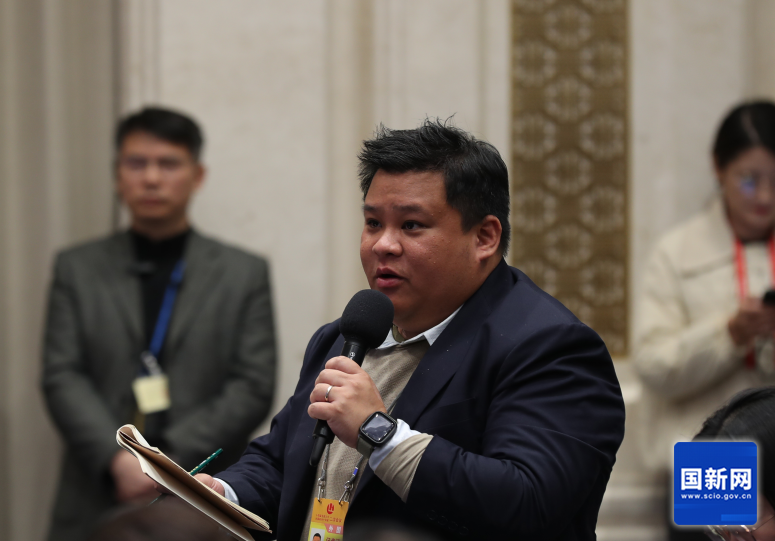 新加坡联合早报记者提问（刘健 摄）.png