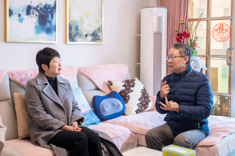 虹口区领导春节前走访慰问先进典型 .png 虹口区领导春节前走访慰问先进典型 .png