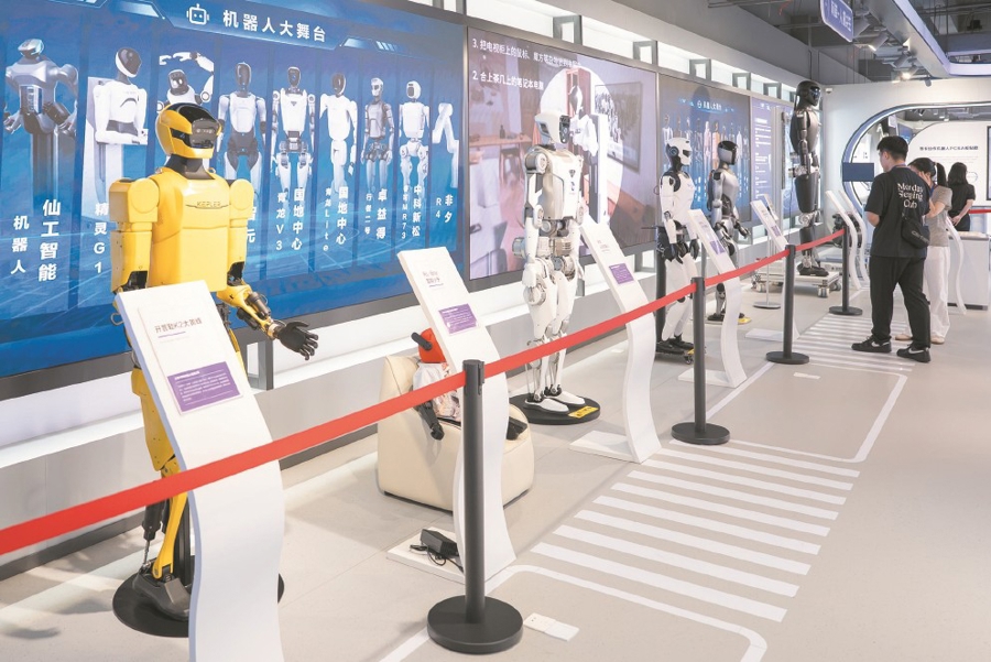 连续6年在8月开展“政府开放月” 晒工作进度、敞开履职现场、向企业诉求靠拢 上海以“开放”邀市民企业“对齐颗粒度”