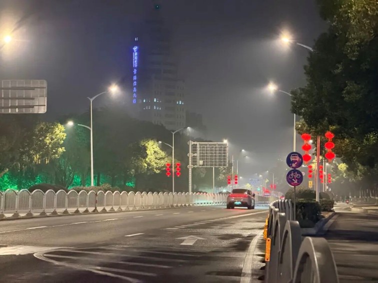 2100余盏红灯笼点亮青浦！2026年马年春节氛围感拉满，赏灯地图请查收→