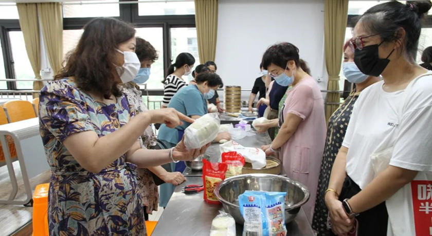 20220826奉贤区老年大学“政府开放月”活动剪影_副本.jpg 20220826奉贤区老年大学“政府开放月”活动剪影_副本.jpg