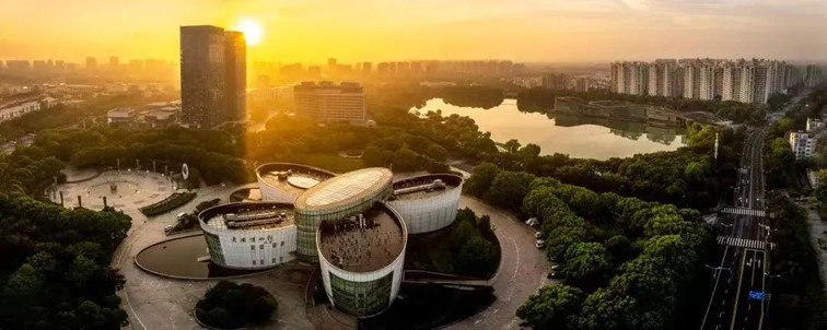 会·聚青浦|来青浦捕捉秋色,观看一场五彩缤纷的秋天童话剧! 会·聚青浦|来青浦捕捉秋色,观看一场五彩缤纷的秋天童话剧!