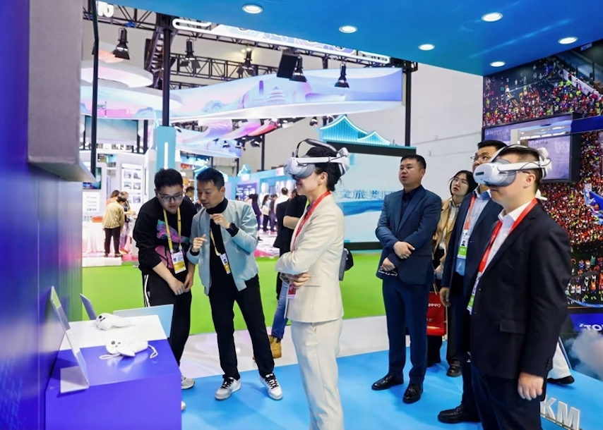 消博会上海展区集中呈现新生代眼中的“爆款” “情绪价值”激活年轻消费市场