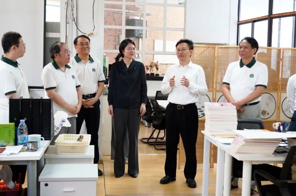 0904_101118318_995.jpg 2.jpg