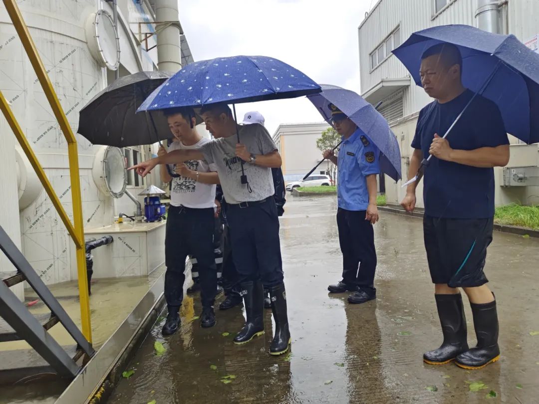 全市生态环境系统全力防御台风“贝碧嘉” .jpg 全市生态环境系统全力防御台风“贝碧嘉” .jpg