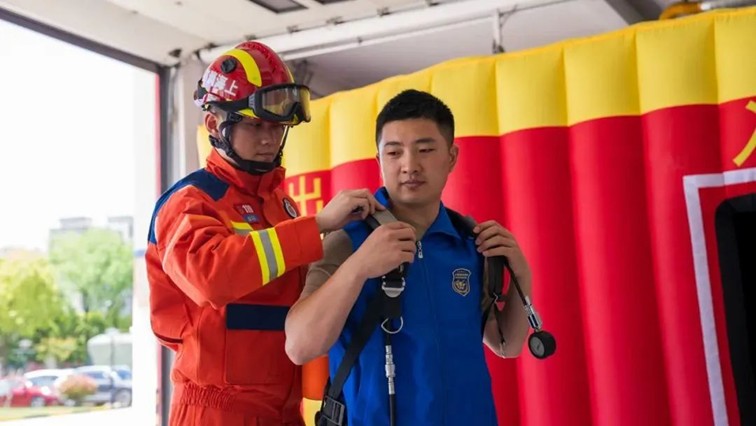 本周六！青浦消防“蓝朋友+火线救援”灭火技能实训体验等你加入！（2025年3月1日）