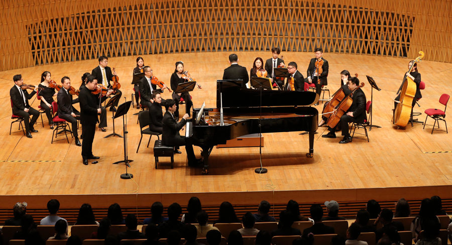昨天,左岸音乐节举行开幕音乐会。 蔡磊磊 摄.jpeg 昨天,左岸音乐节举行开幕音乐会。 蔡磊磊 摄.jpeg