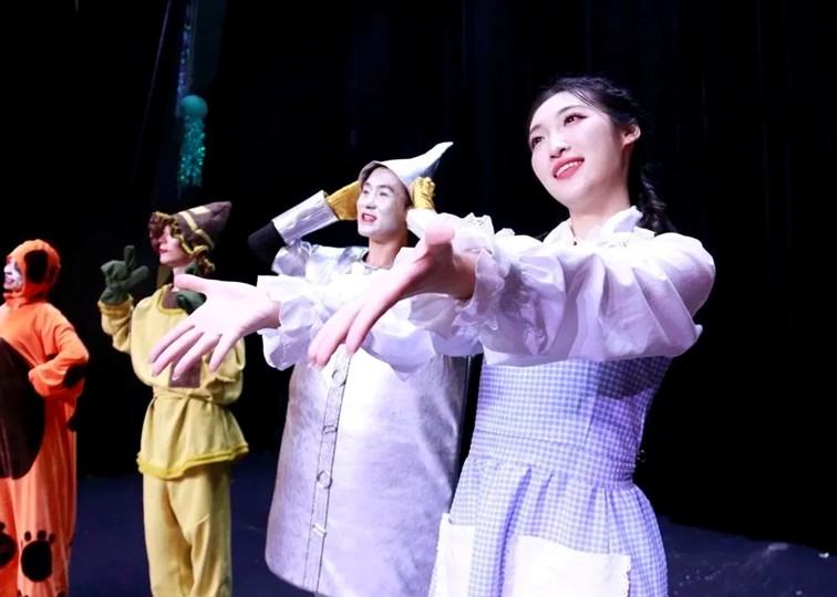 318青浦旅游日丨花影婆娑春意浓,青浦剧场与春天一道欢歌! 318青浦旅游日丨花影婆娑春意浓,青浦剧场与春天一道欢歌!