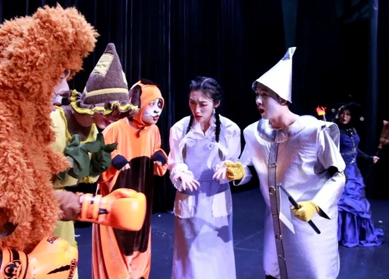 318青浦旅游日丨花影婆娑春意浓,青浦剧场与春天一道欢歌! 318青浦旅游日丨花影婆娑春意浓,青浦剧场与春天一道欢歌!