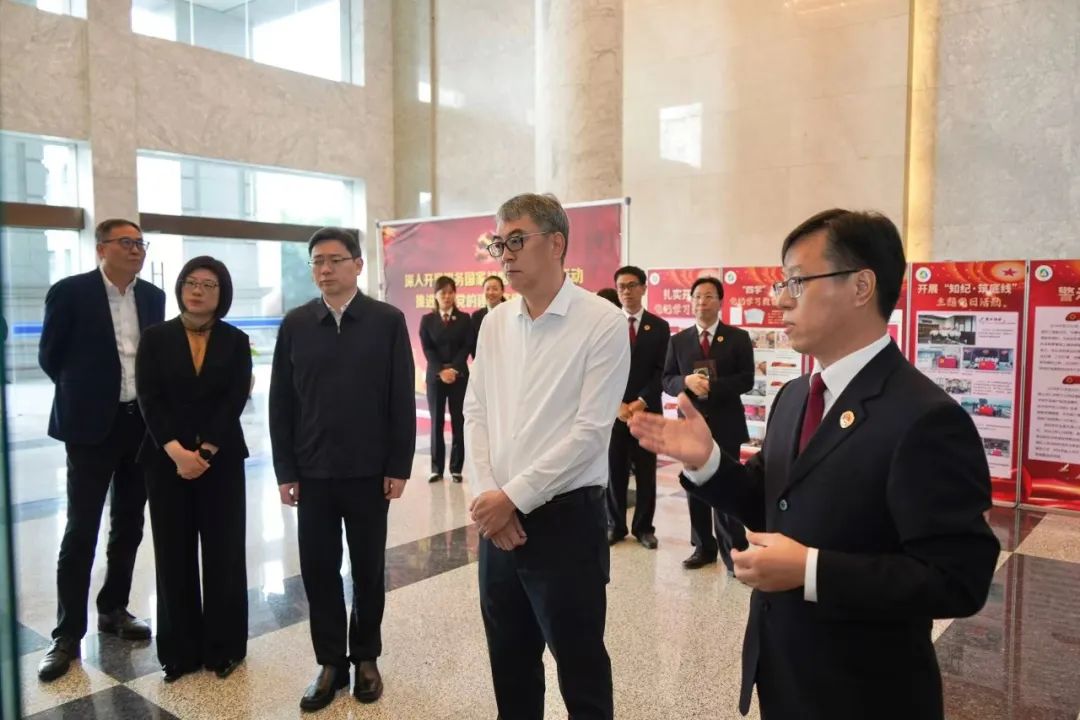 1105_083850_805.jpg 1105_083850_805.jpg