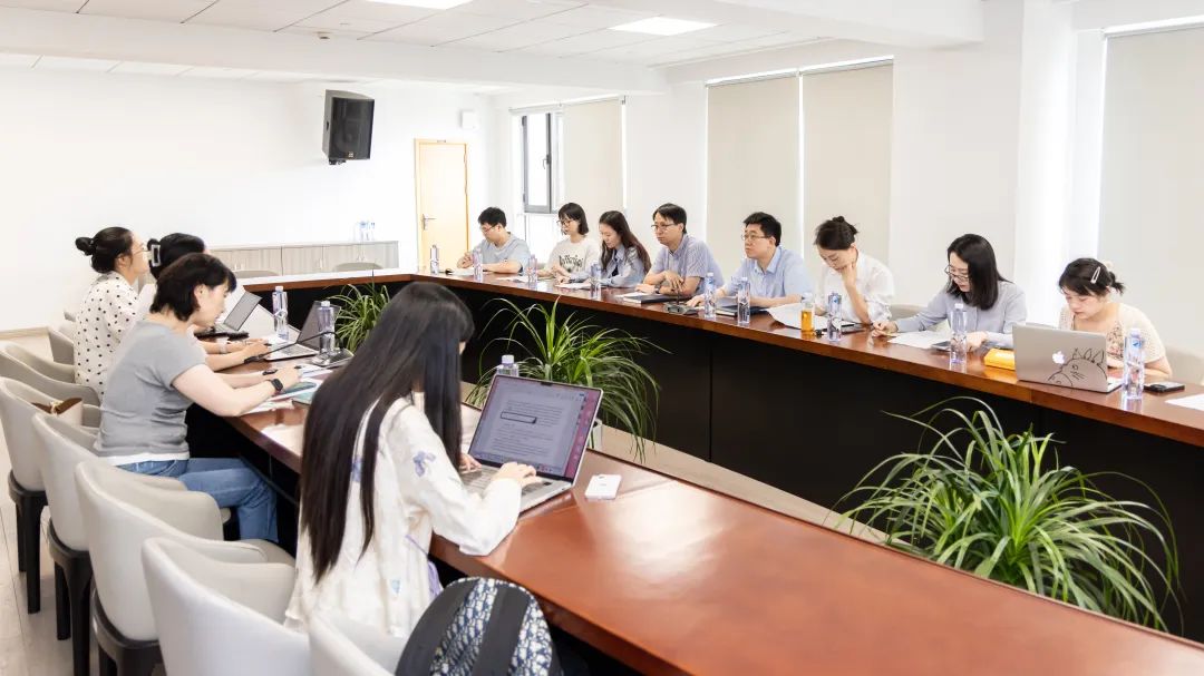 0704_102129_305.jpg 0704_102129_305.jpg