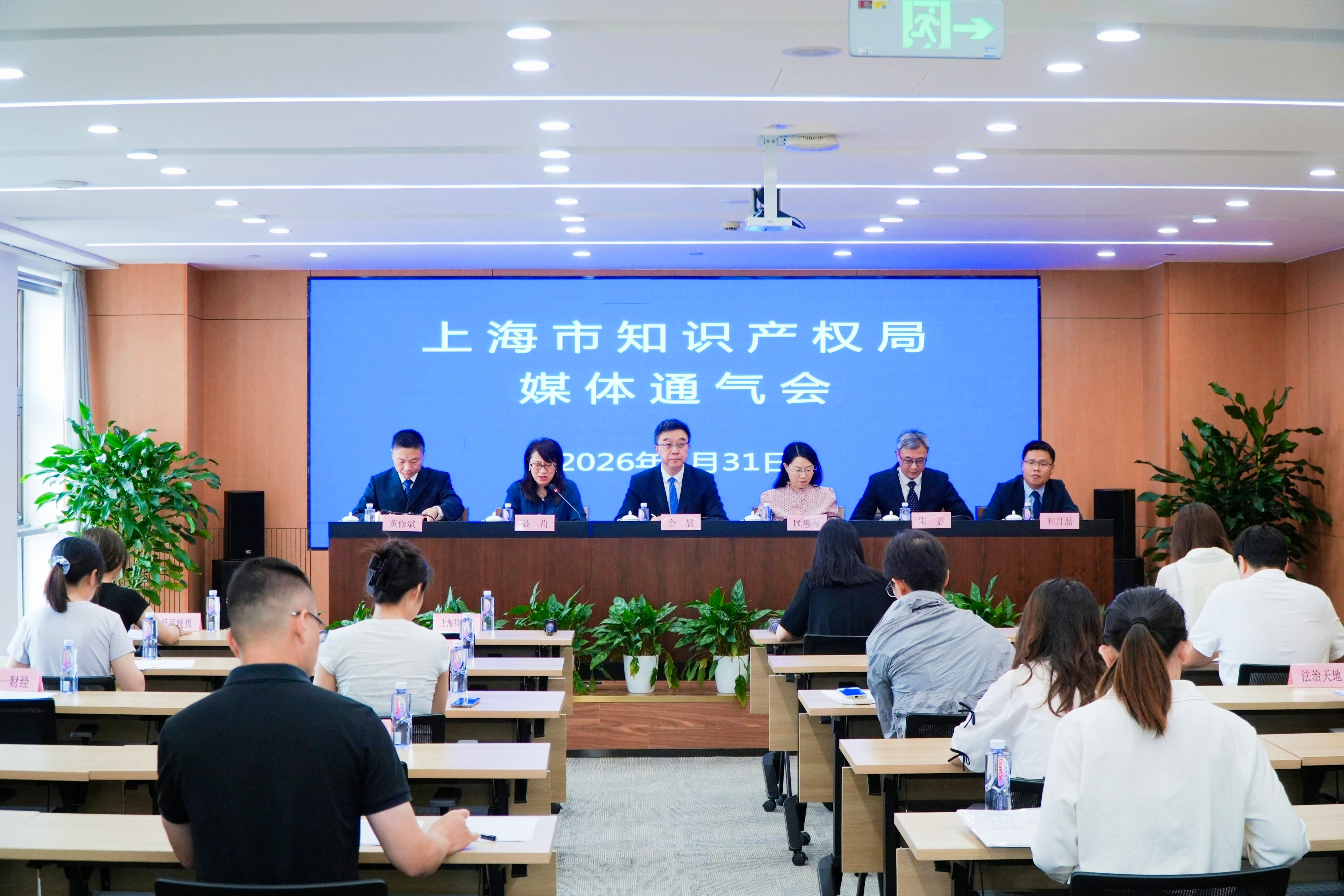 11a1f3805f816a7a07f5418814985cb1e3.jpg